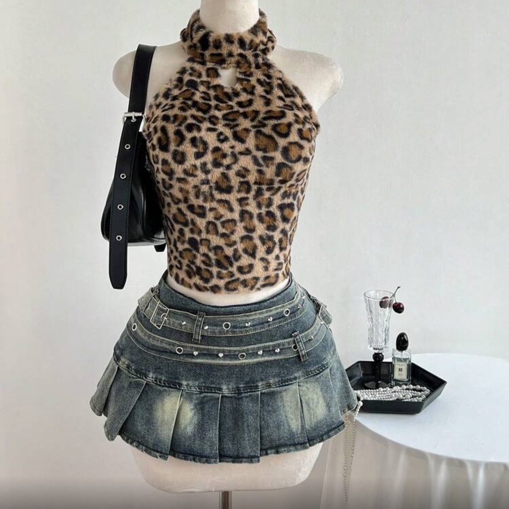 Leopard Print Halter Crop Top - Picture 6 of 6